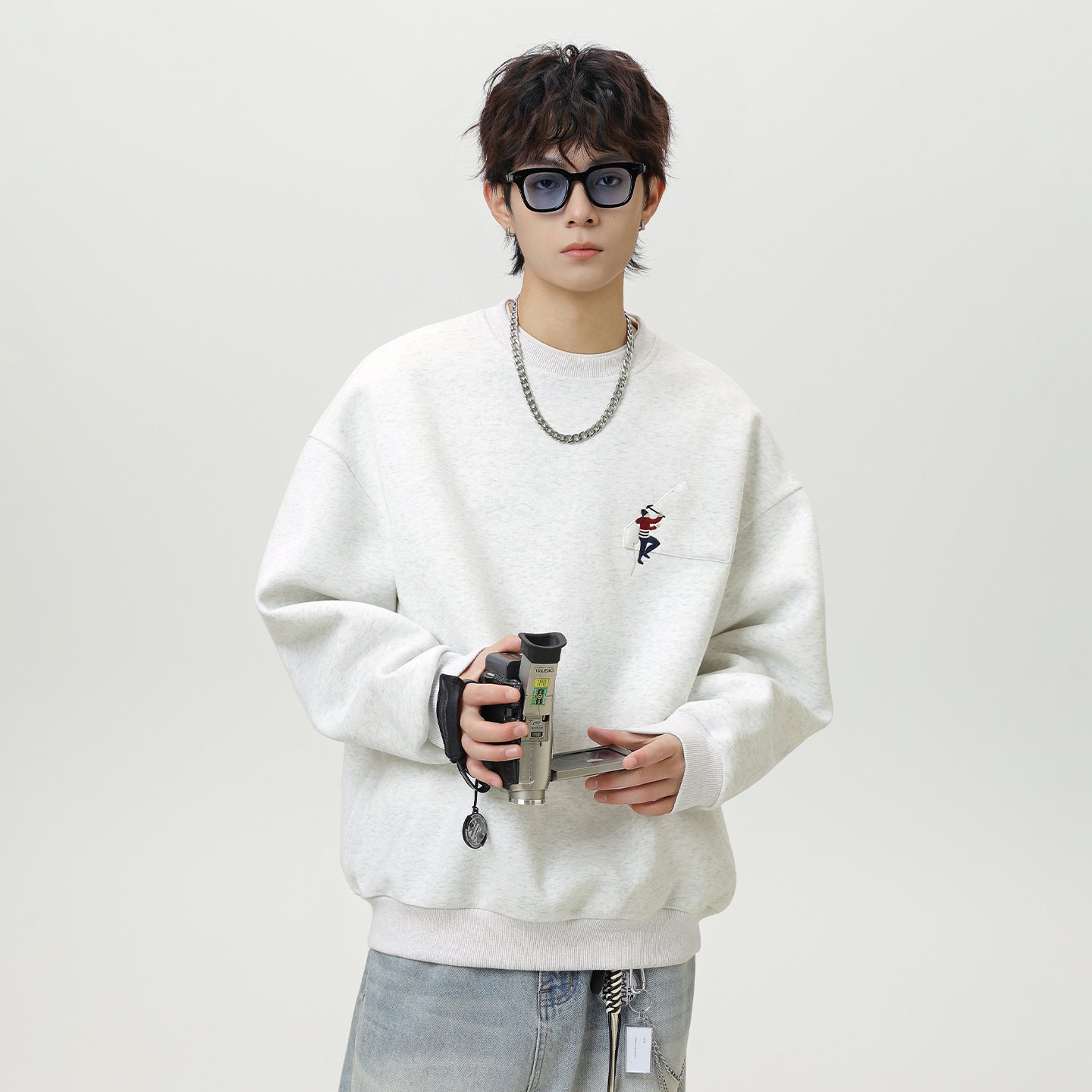 Embroidered round neck sweatshirt for men